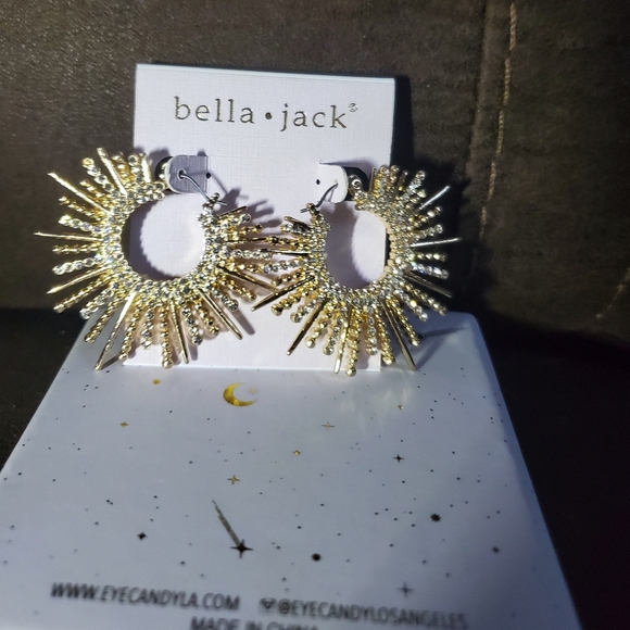 Gold and Silver Geometric Earrings with Intricate Design - Picture 3 of 3